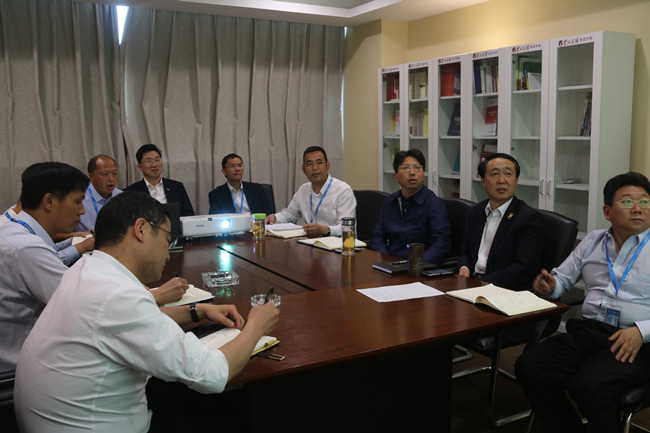 总经理冯峻松主持,公司董事长杜昌华,副总经理邹仕华,罗安世,刘增强